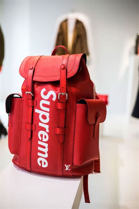 supreme louis vuitton collection|louis vuitton x supreme cartera.